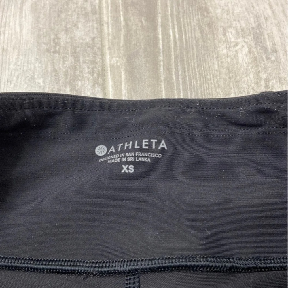 Athleta XS black lasercut Skort  ex condition - Picture 5 of 10